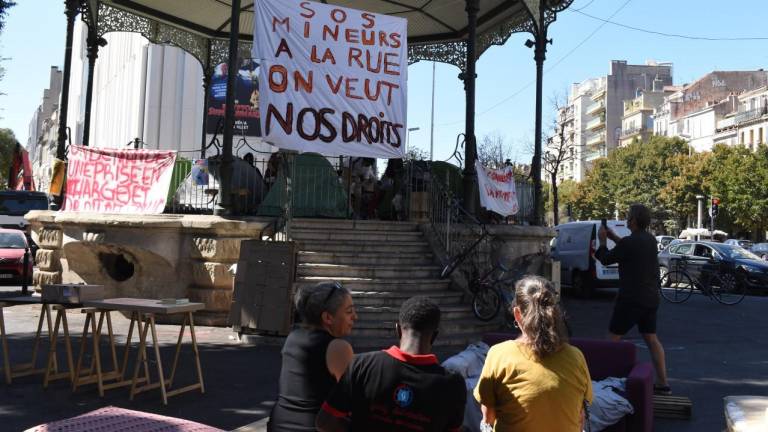 La Marseillaise : Migrants : Marseille défend l’« inconditionnalité de l’accueil » (parru 10-10-22)
